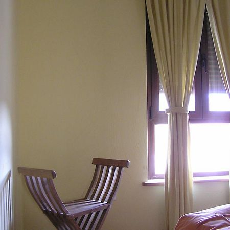Hostal Rural Las Cuatro Calles Сан-Мартин-дель-Пимпольяр Экстерьер фото