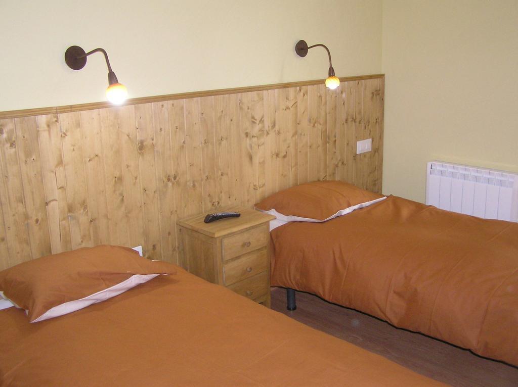 Hostal Rural Las Cuatro Calles Сан-Мартин-дель-Пимпольяр Экстерьер фото