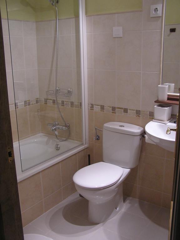 Hostal Rural Las Cuatro Calles Сан-Мартин-дель-Пимпольяр Экстерьер фото